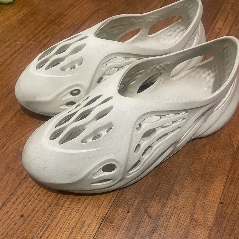 Yeezy Foamrunner Size 12